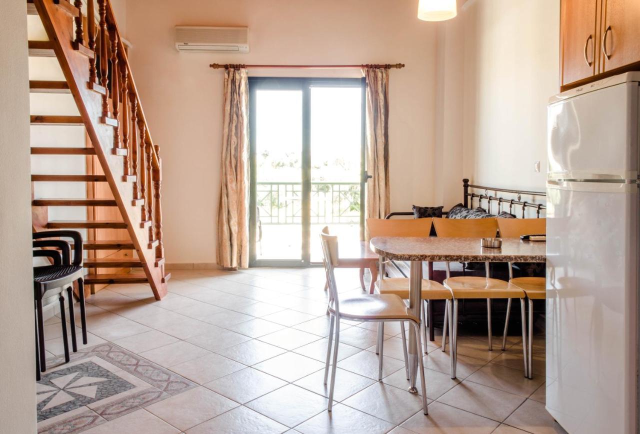 Irides Apartments Megalochori  Ngoại thất bức ảnh
