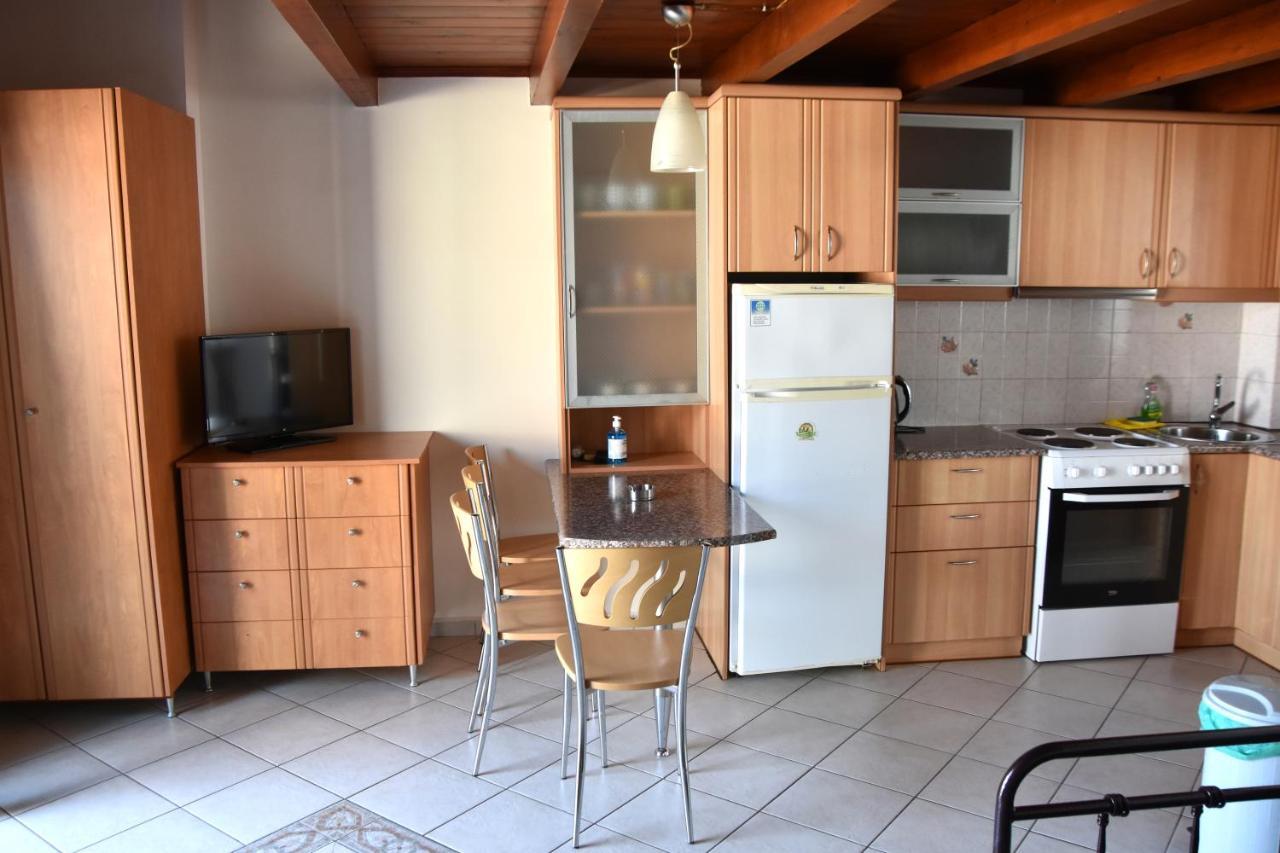 Irides Apartments Megalochori  Ngoại thất bức ảnh