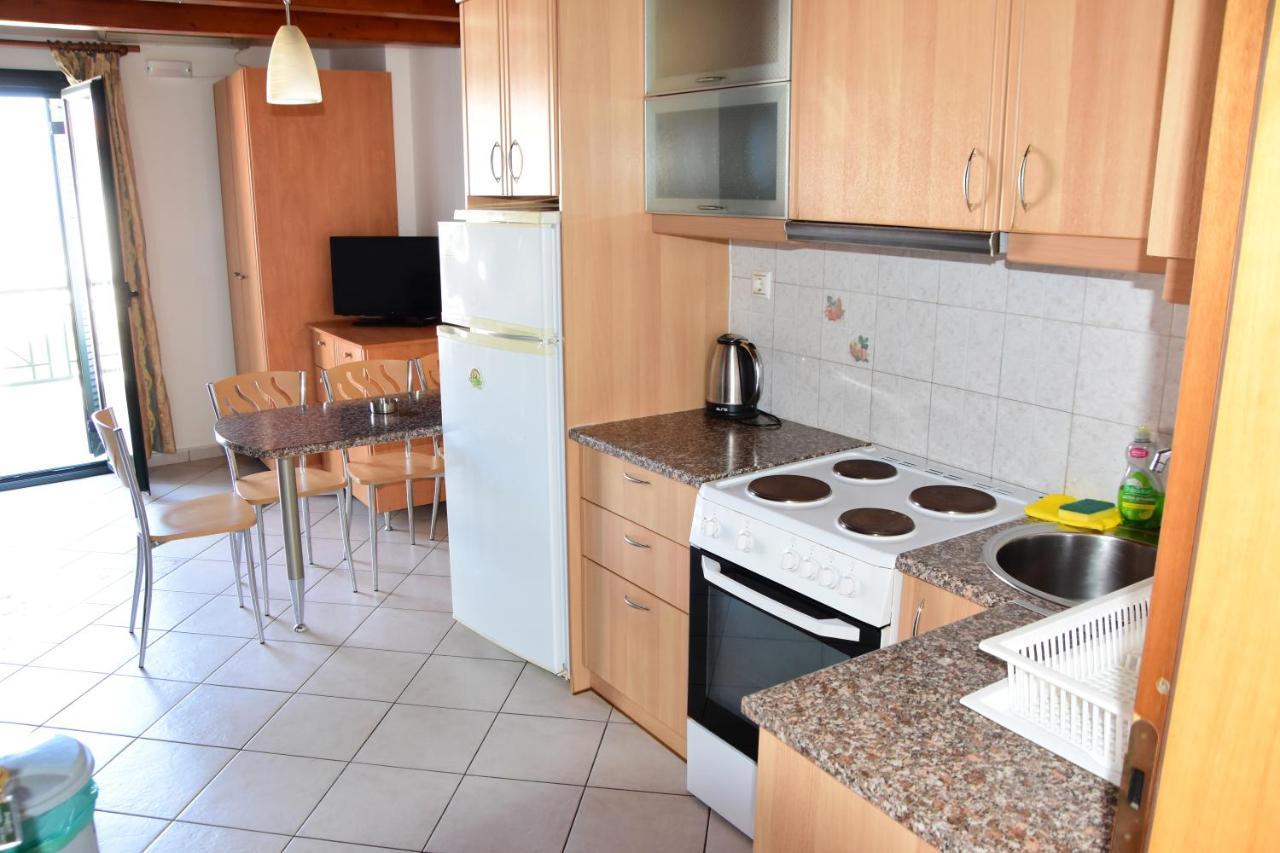 Irides Apartments Megalochori  Ngoại thất bức ảnh