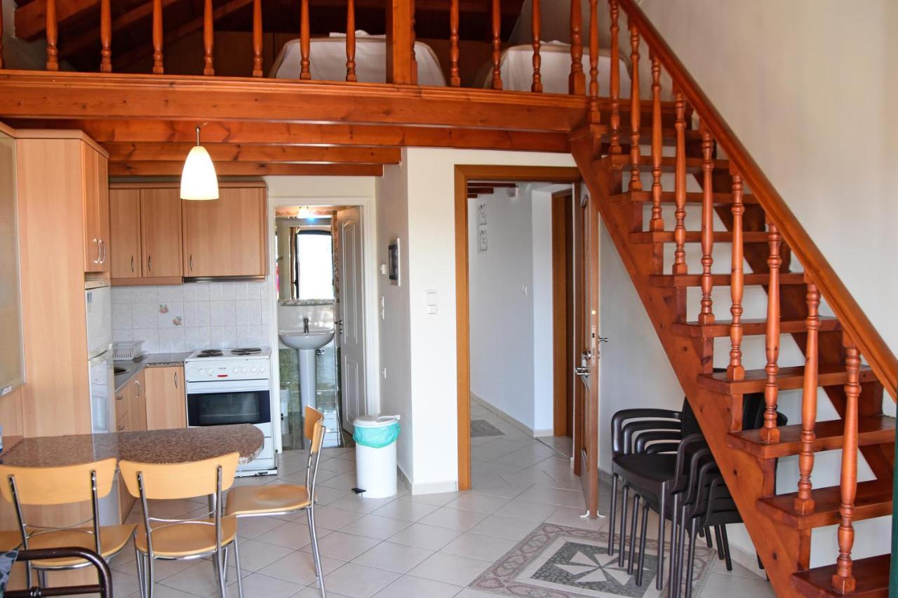 Irides Apartments Megalochori  Ngoại thất bức ảnh
