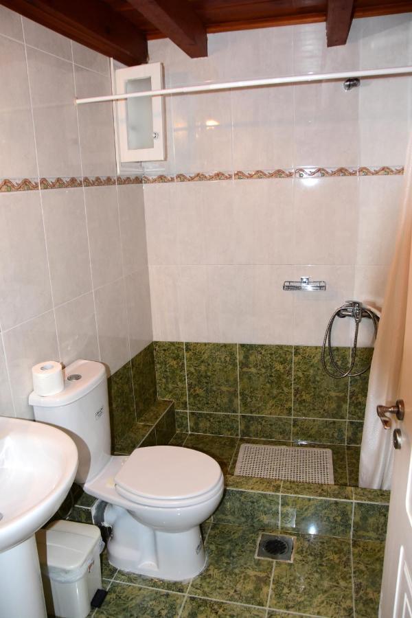 Irides Apartments Megalochori  Ngoại thất bức ảnh