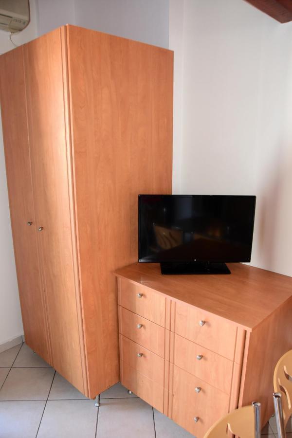 Irides Apartments Megalochori  Ngoại thất bức ảnh