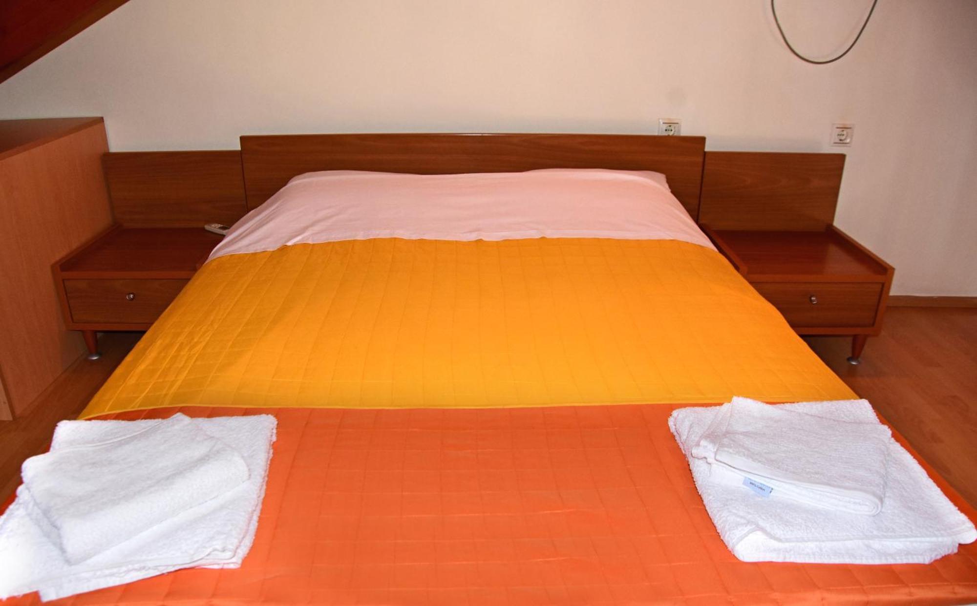 Irides Apartments Megalochori  Ngoại thất bức ảnh
